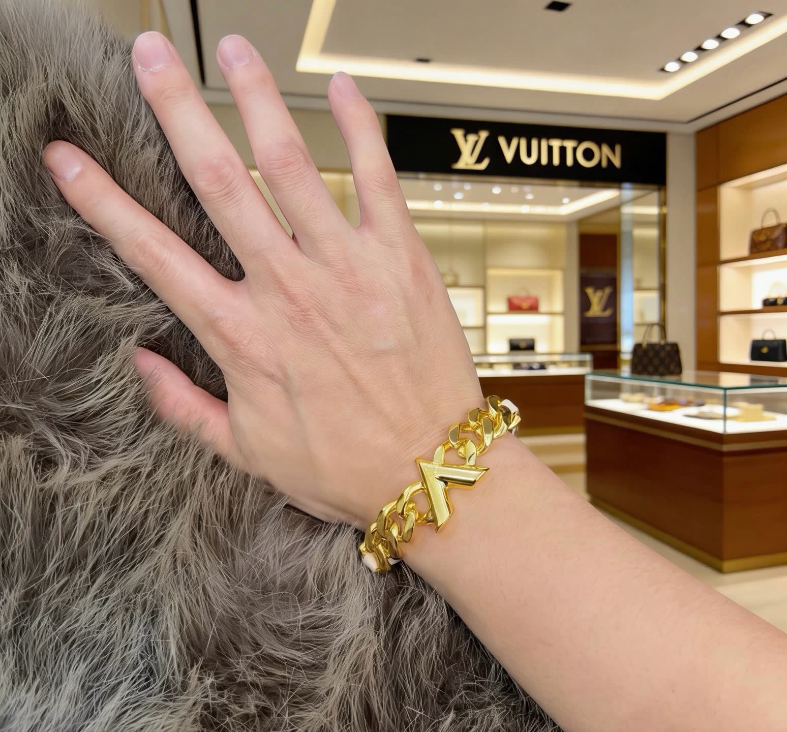 Louis Vuitton Gold Tone Chain Bracelet